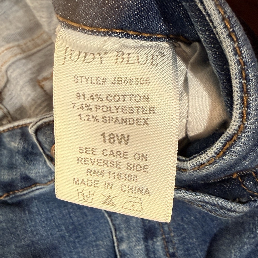 Judy Blue Women's 18W Boyfriend Fit Distressed Medium‎ Wash Denim Jeans - Picture 8 of 9